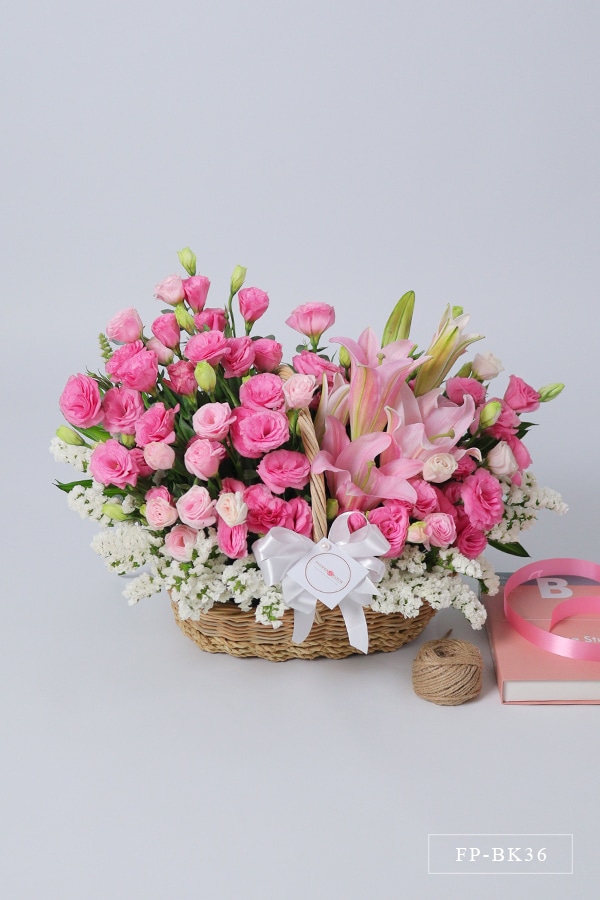 FP-BK36 1 Dozen Lisianthus and 1 Stem Stargazer Lily in a Basket