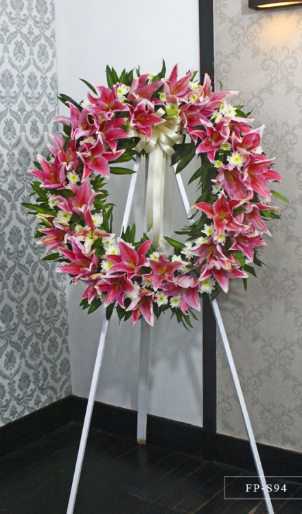 Wreath Arrangement of Stargazer Lilies