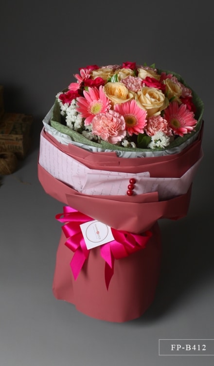 Bouquet of 6 Imported Roses, 6 Gerberas, 6 Carnations and 6 Philippine Roses
