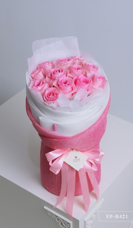 Bouquet of 1 Dozen Ecuadorian Roses