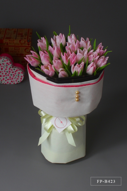 Bouquet of 18 Tulips