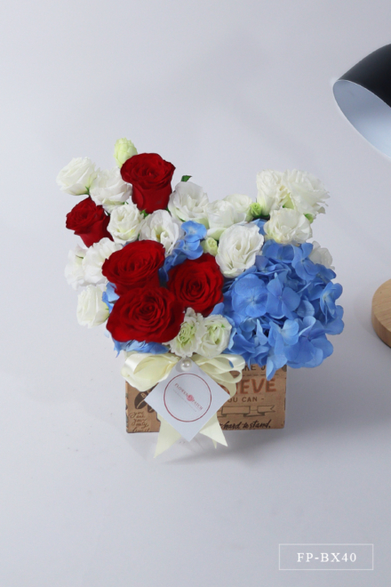 6 Stems of Lisianthus, 1 HYdrangea & 5 Imported Roses in a Box