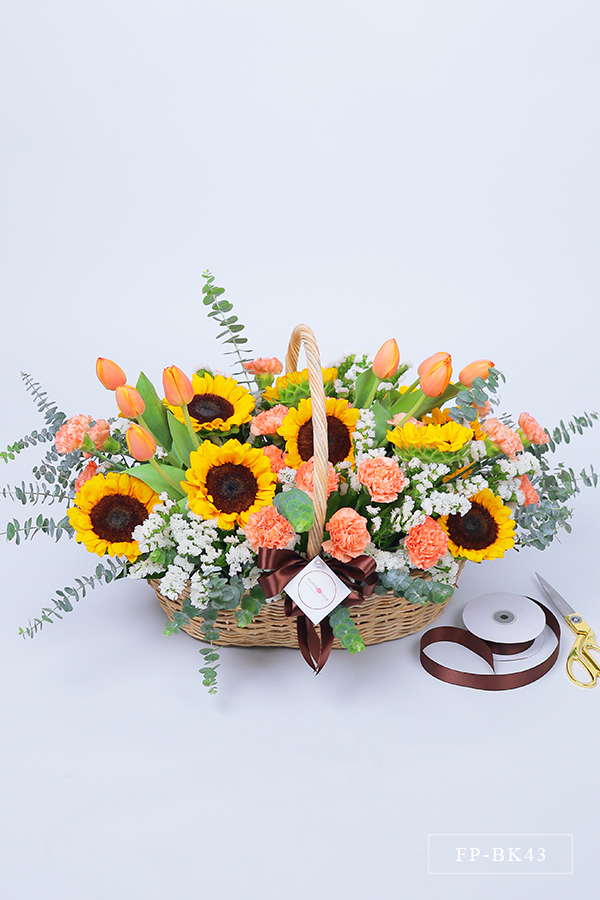 FP-BK43 8 Tulips, 12 Sunflowers, 20 Carnations in a Basket