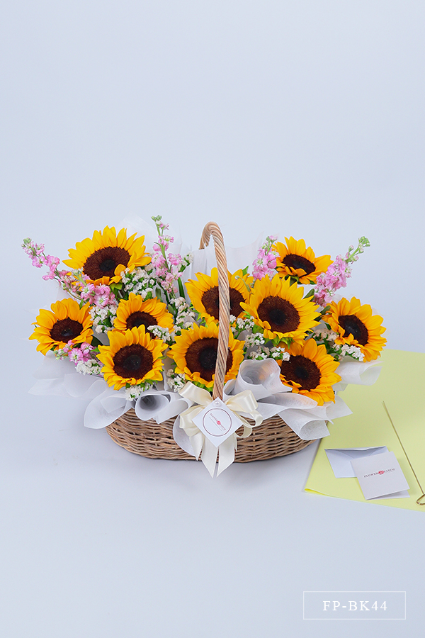FP-BK44 10 Sunflowers in a Basket