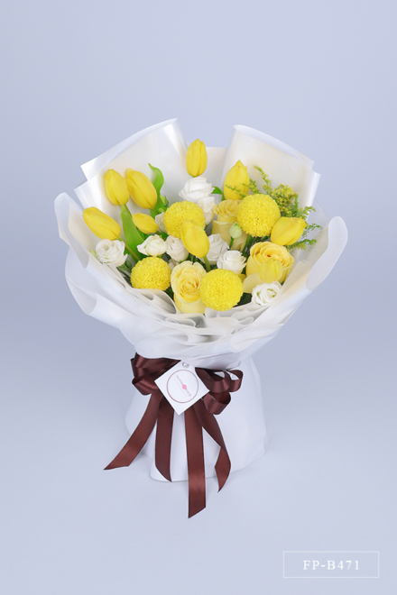 Bouquet 8 Tulips, 3 Impoted Roses, 3 Stems of Lisianthus and 4 Ping Pong Chrysanthemums